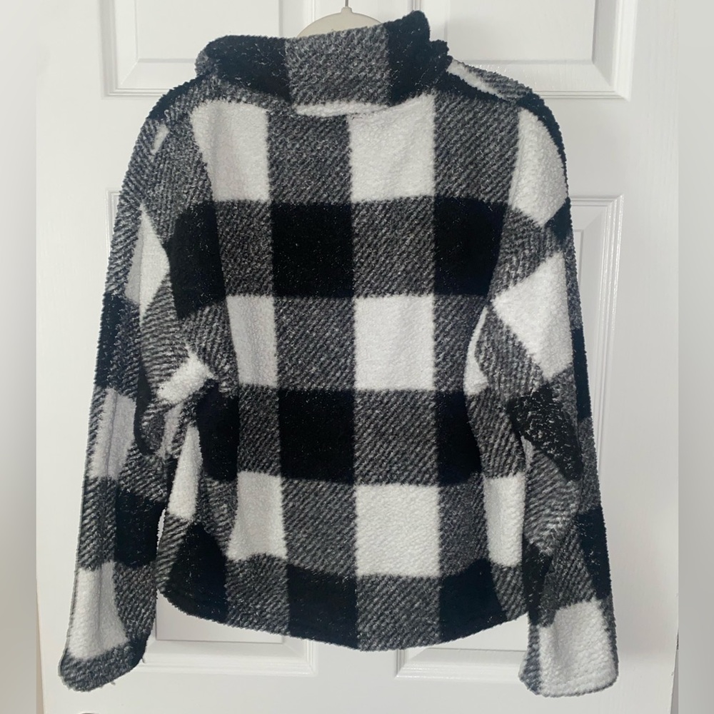 Plaid Sherpa Jacket in excellent pre loved condition. - Picture 5 of 5
